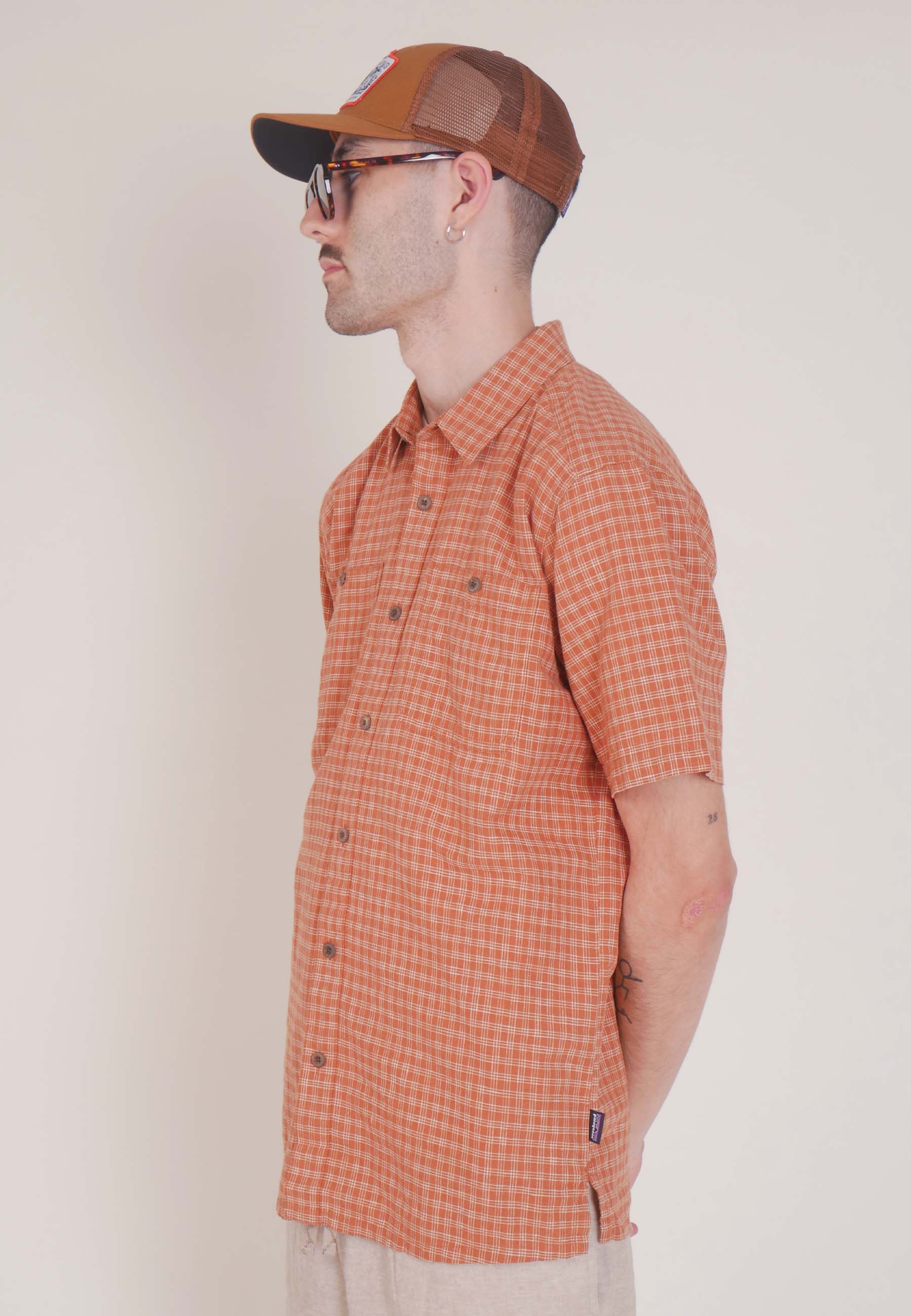 Back Step Shirt - ikat net/henna brown