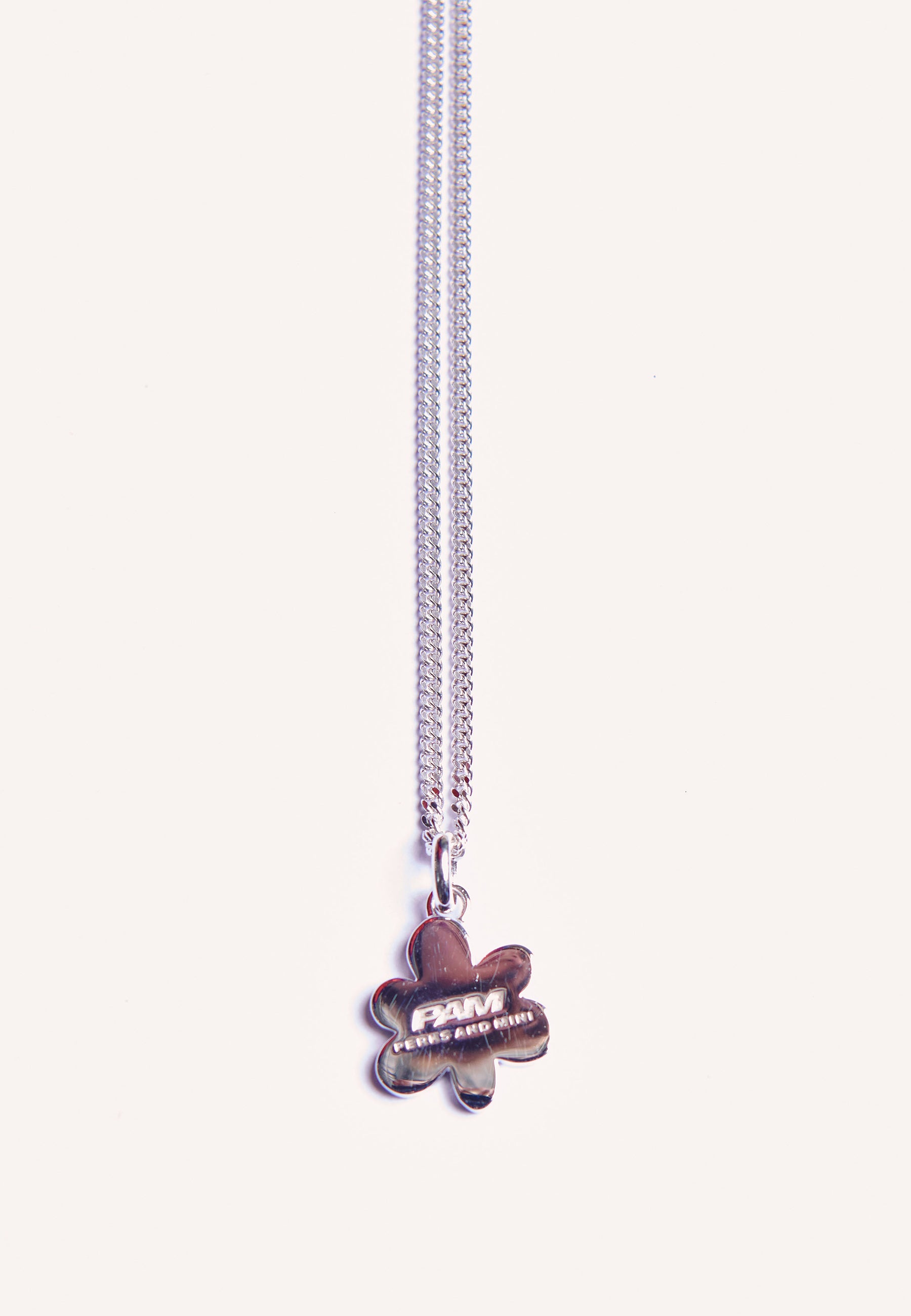 G.L Gesture Necklace Silver - raisin