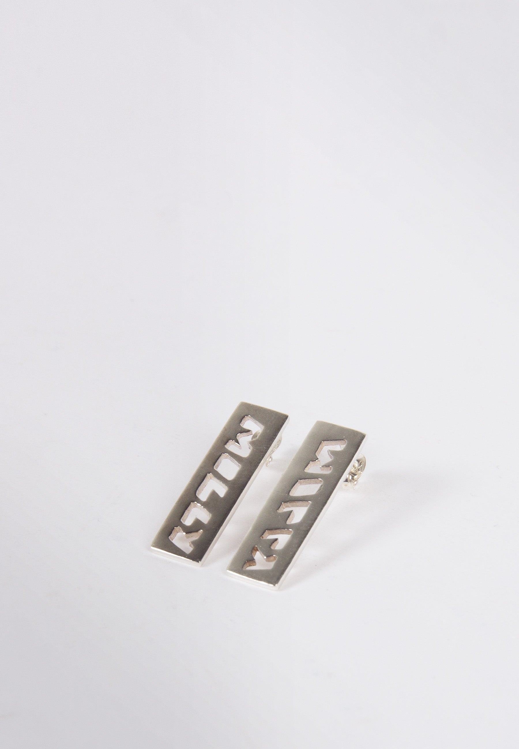 Molly Bar Earrings - silver